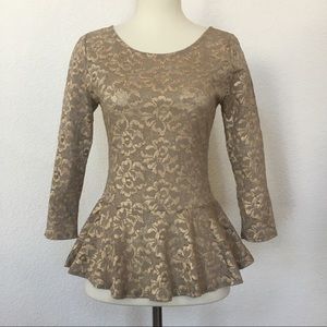 NWOT-Everly gold metallic stretch lace peplum sz S